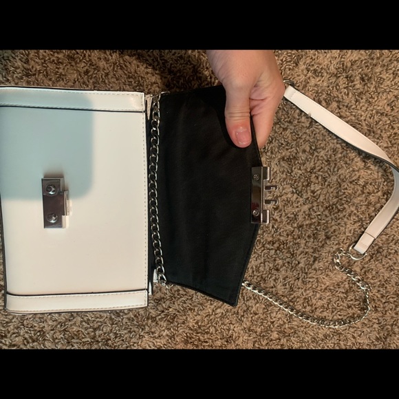 Forever 21 white crossbody bag - Picture 2 of 4